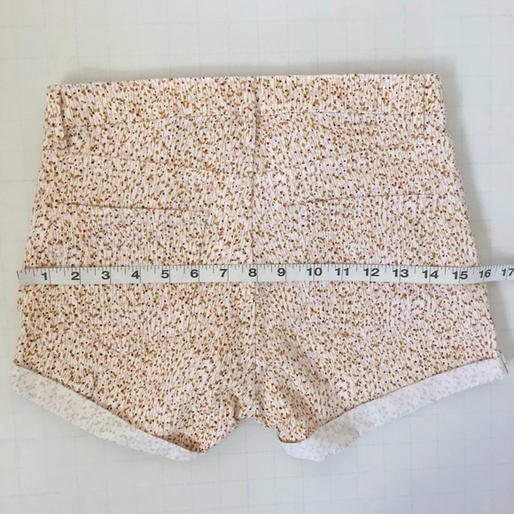 H&M Mid Rise cotton twill stretch Printed Short - Picture 9 of 14